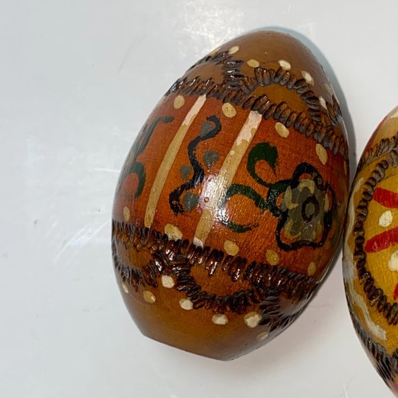 3 Vintage Ukrainian Wooden Eggs Carved and Hand Painted - Picture 4 of 6